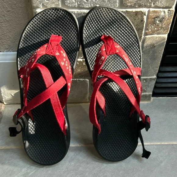 Chacos Unaweep Sandals. - Picture 1 of 11